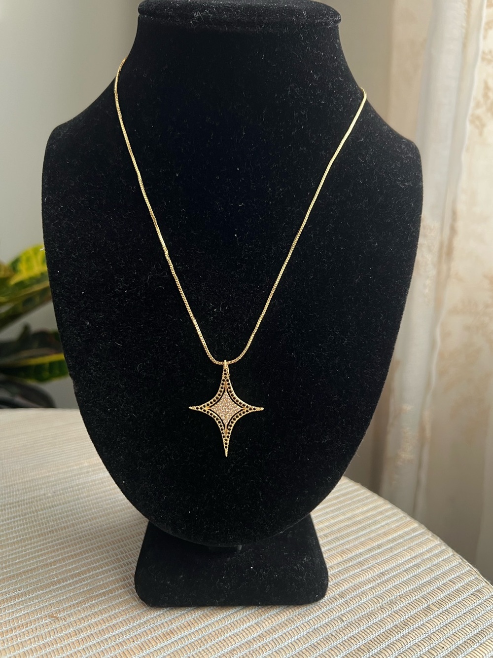 🩷- Gold pavé diamond shaped Pendant Necklace with black accents